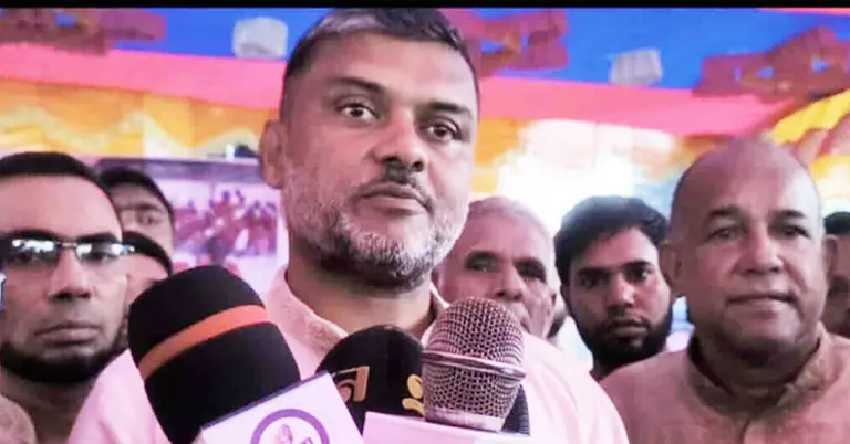 কথা বলছেন আইনজীবী শিশির মনির